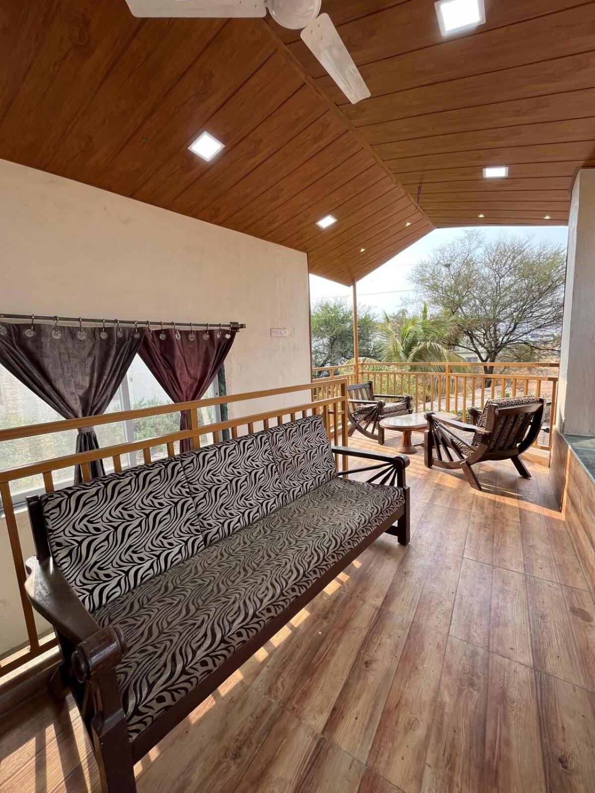 Govind Villa - 3Bhk Penthouse Suite With Pool Splash Lonavala Exteriör bild