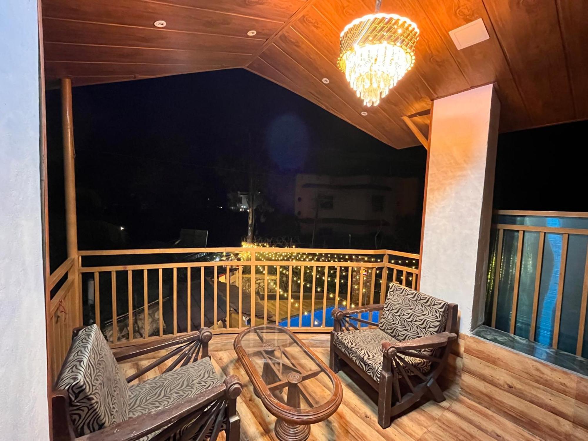 Govind Villa - 3Bhk Penthouse Suite With Pool Splash Lonavala Exteriör bild